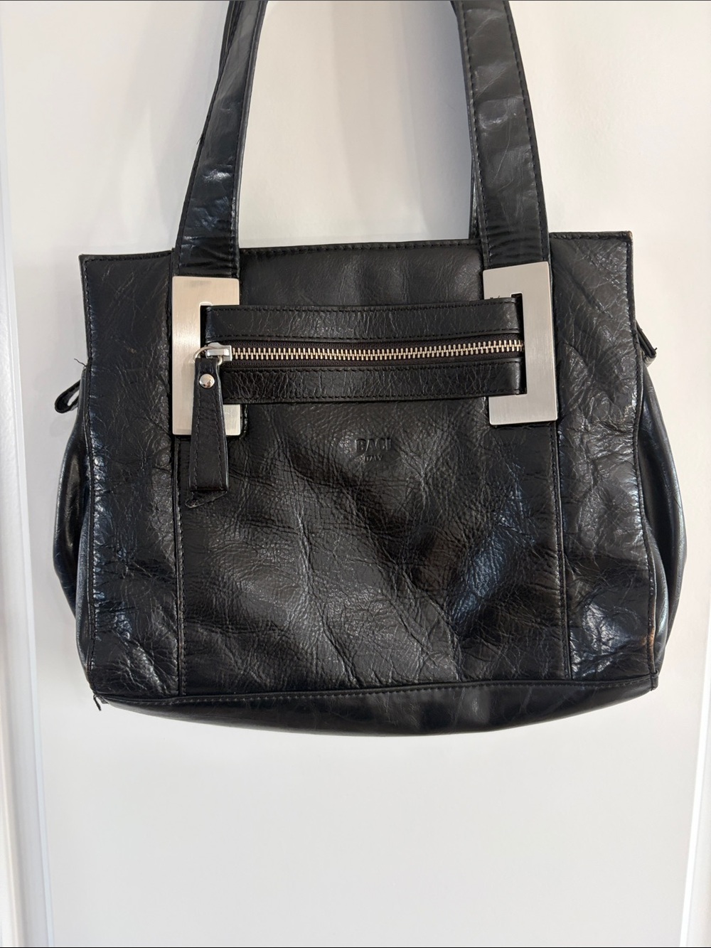 BACI Black Leather Shoulder Bag with Front Zip Pocket